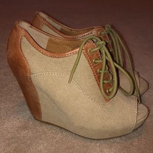 Gianni Bini wedge